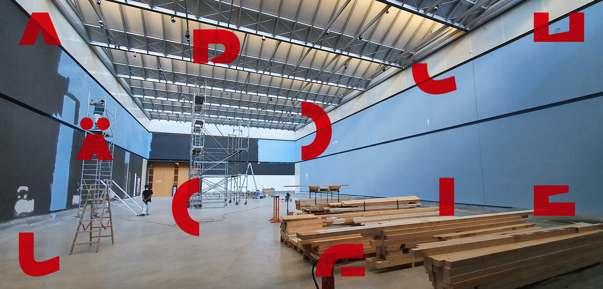 Aufbauarbeiten in der Halle