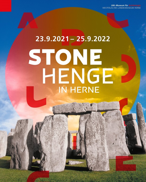 Plakatmotiv der Sonderausstellung Stonehenge vom 23.09.2021 bis 25.09.22 (Grafik/Bild: Oktober, Getty Images)